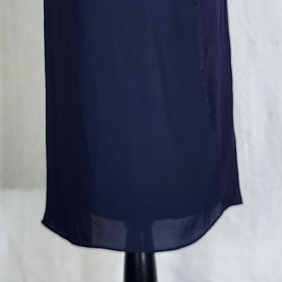Loft Navy Sleeveless Duo Fabric Poly Front Rayon Back Faux Pearl Detail Top Sz M - Picture 16 of 16